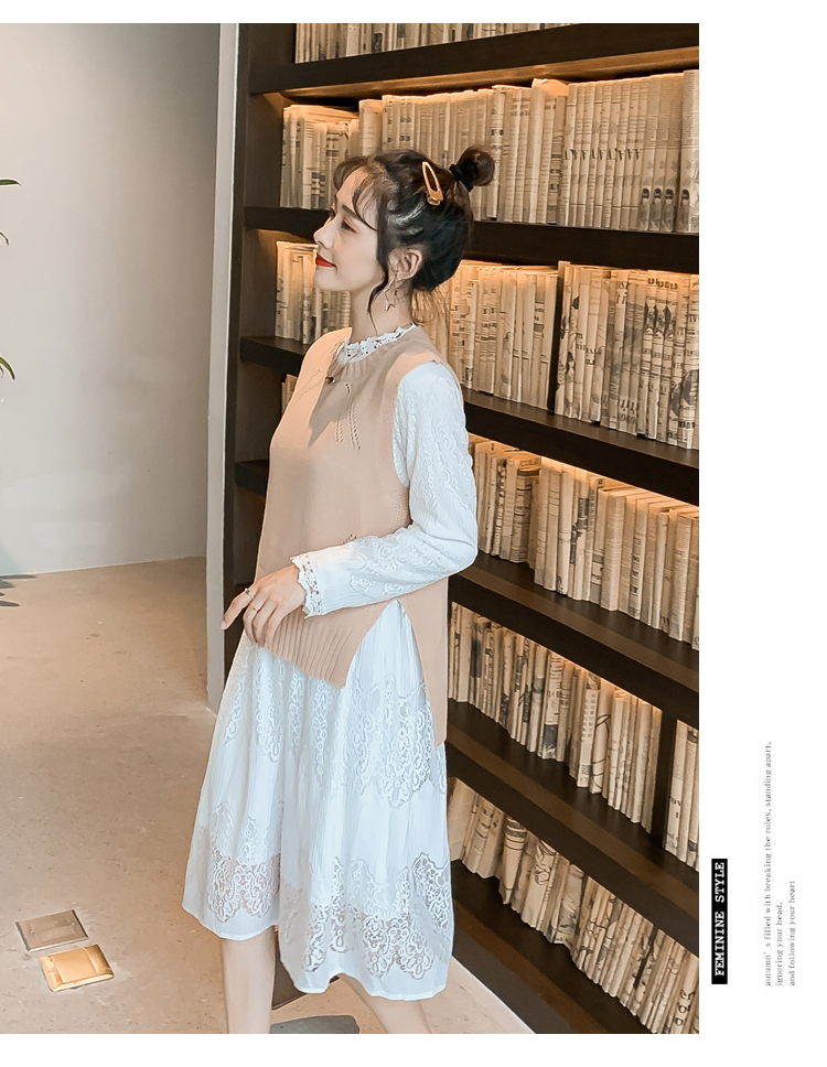 Áo gile len và váy trắng xinh