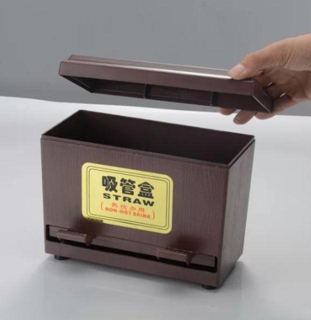 Hộp đựng ống hút