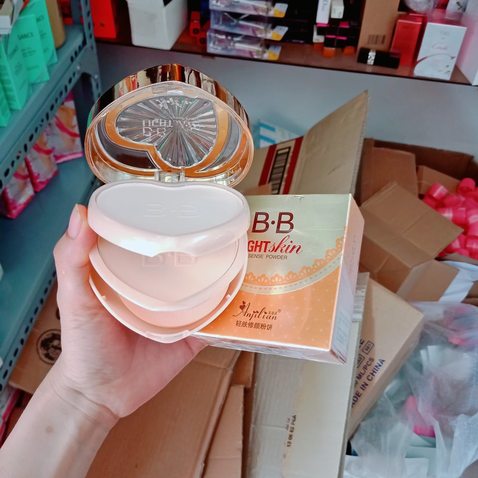[HCM]Phấn Nền BB Light Skin 2 Tầng Có Bông Phấn Mịn