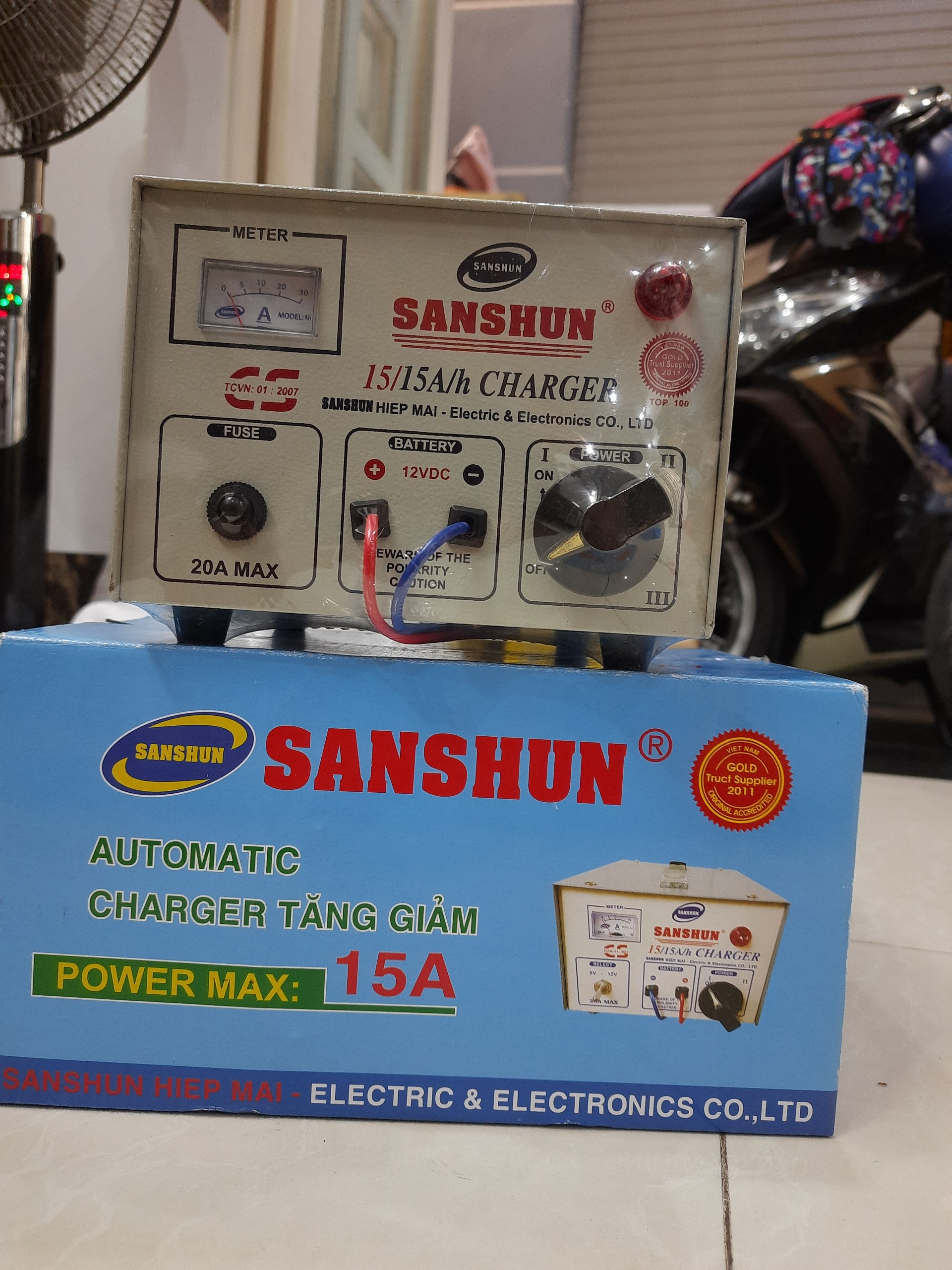 [HCM]SẠC BÌNH ẮC QUY SANSHUN 15AH ( nhà máy bỏ chế dộ 6v)