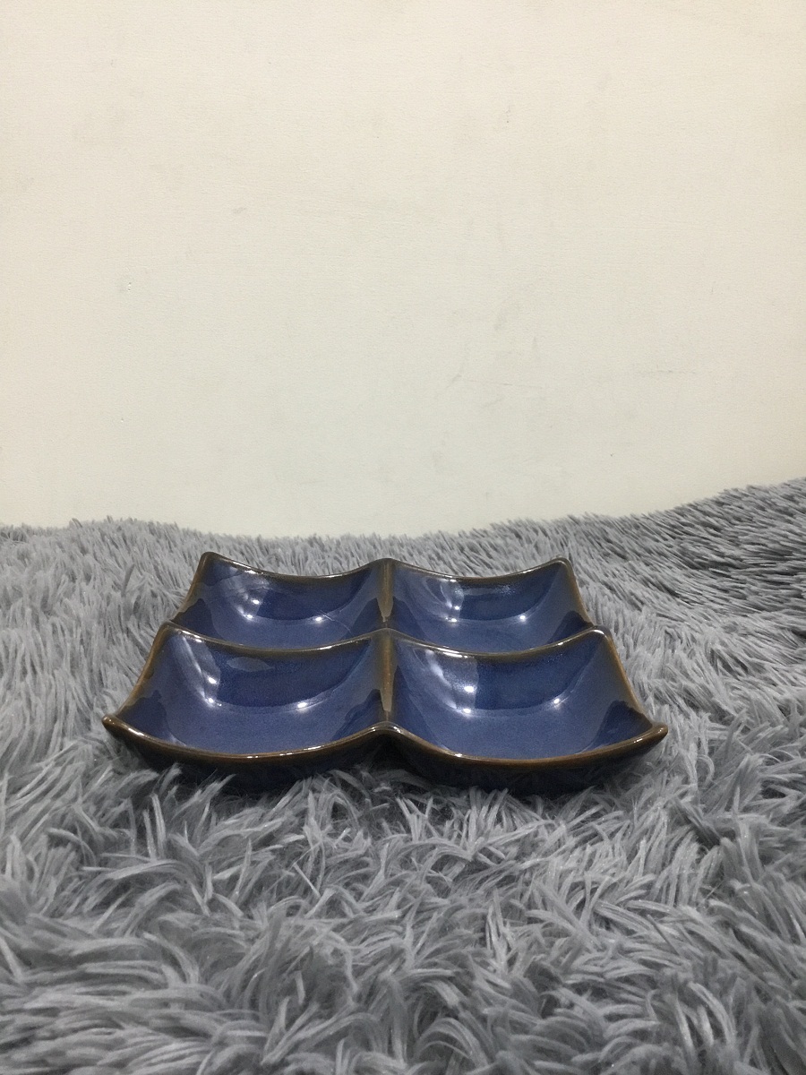 DĨA VUÔNG 4 NGĂN 18 CM - GỐM SỨ VIỆT