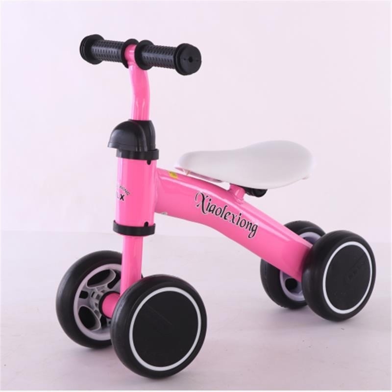 Xe Chòi Chân 4 Bánh Tự Cân Bằng Cho Bé (Siêu Rẻ)