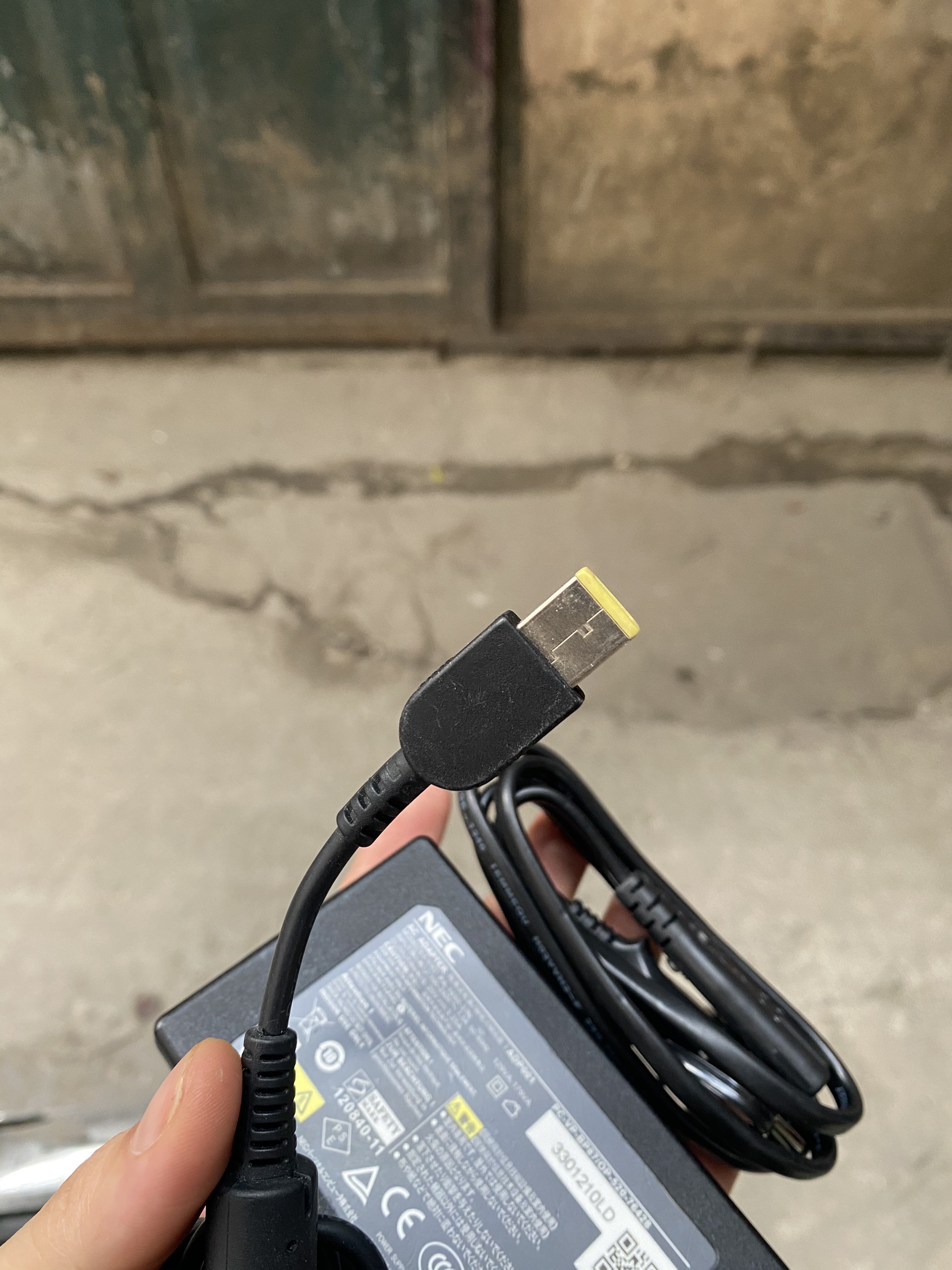 Sạc laptop Nec 20V-3.25A bản gốc