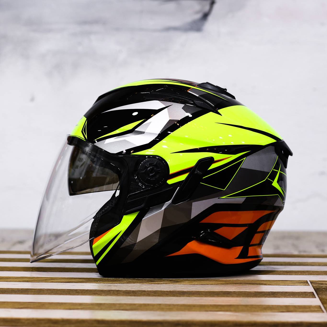 Mũ bảo hiểm ZEUS 613B - Màu Neon/ Cam