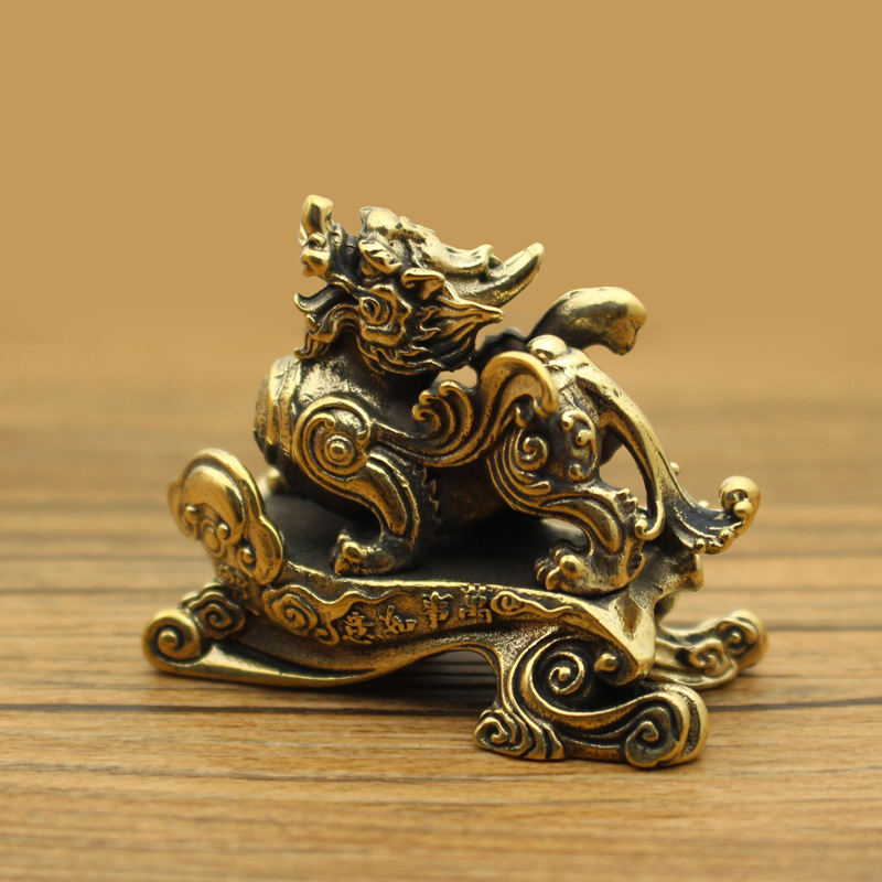 Tượng Phong Thủy Hình Kỳ Lân Có Đế Đứng (Kích Thước: 4.7cm x 4.0cm)