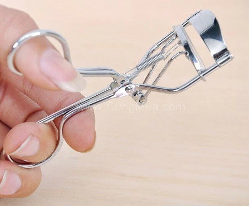[HCM]DỤNG CỤ BẤM MI