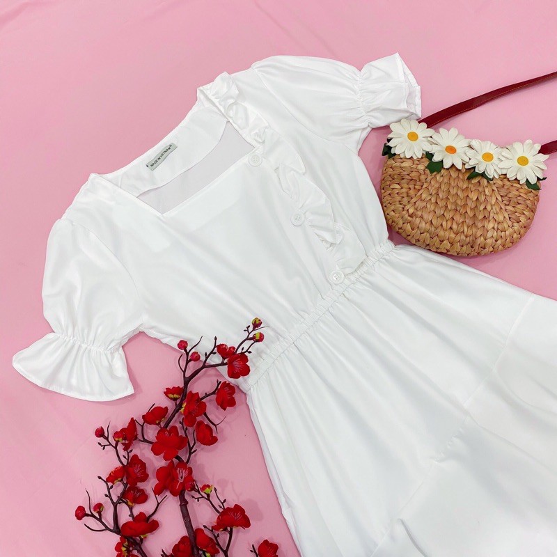 Đầm trắng cổ U tùng bèo