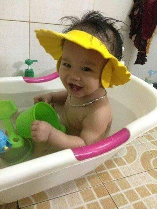 Mũ Tắm Chắn Nước Cho Bé