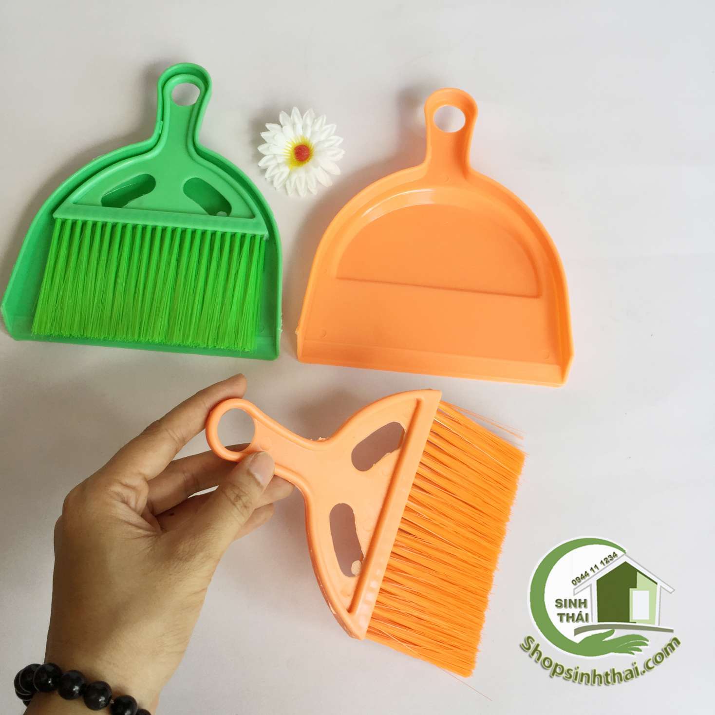 [HCM]Bộ chổi quét và hốt rác mini - quét bàn thờ máy tính - màu ngẫu nhiên