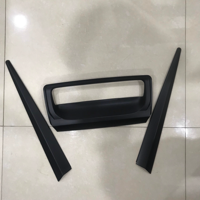 Bộ ốp  hõm cốp đen xe Isuzu Dmax