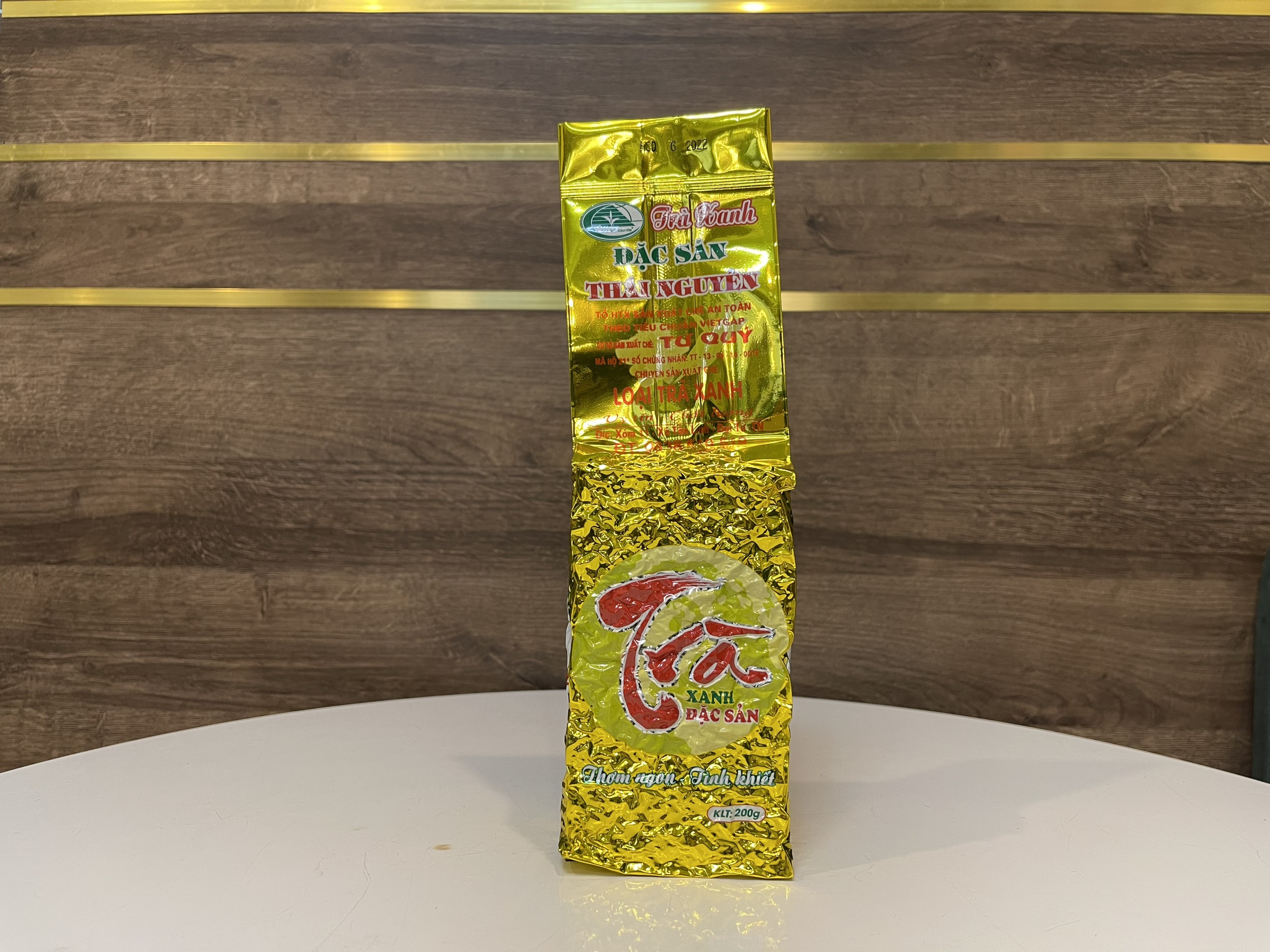 CHÈ THÁI NGUYÊN TƯ QUÝ (loại chè xanh gói 500g)