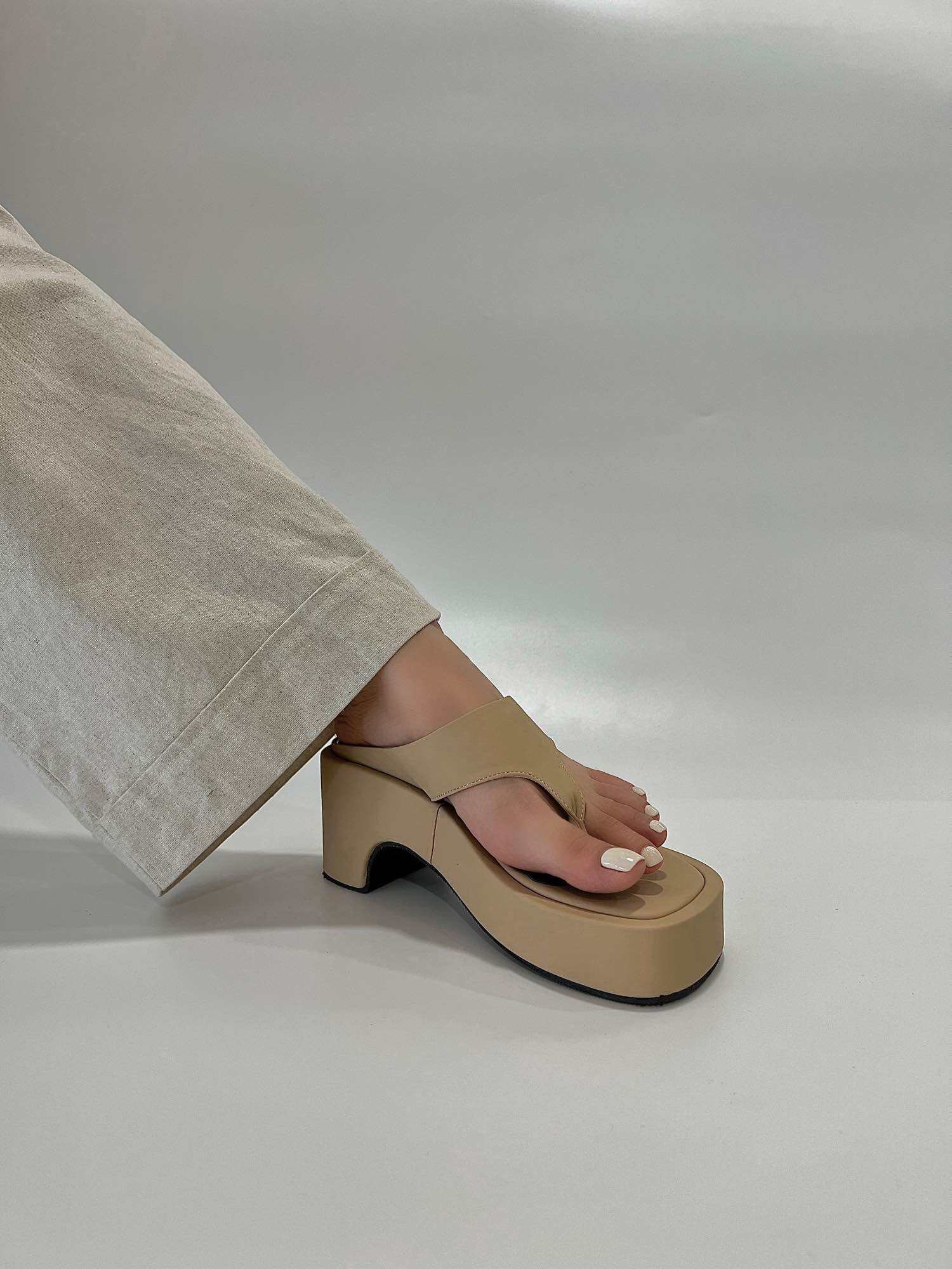 [Nhập LazXuHuong12 - giảm 70k đơn từ 499k] Sóng Sandals - peleshoes