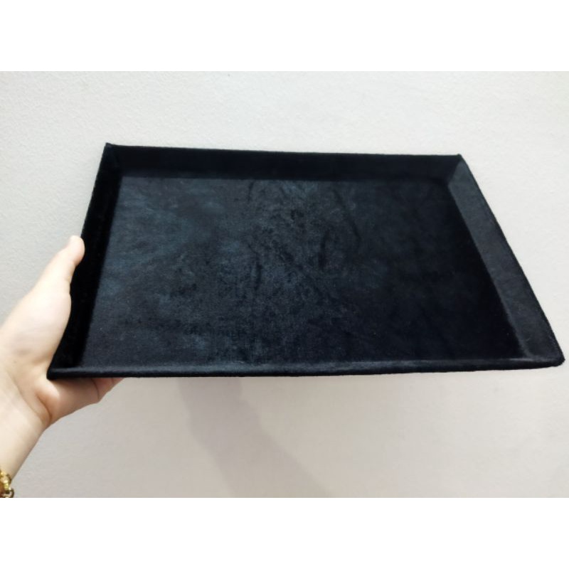 Khay trũng nhung đen loại lớn 23x34