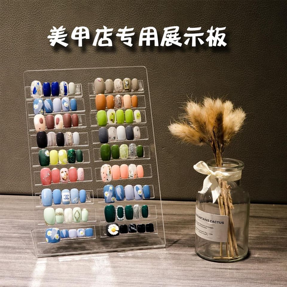Khung mica dựng trưng bày móng tiện lợi
