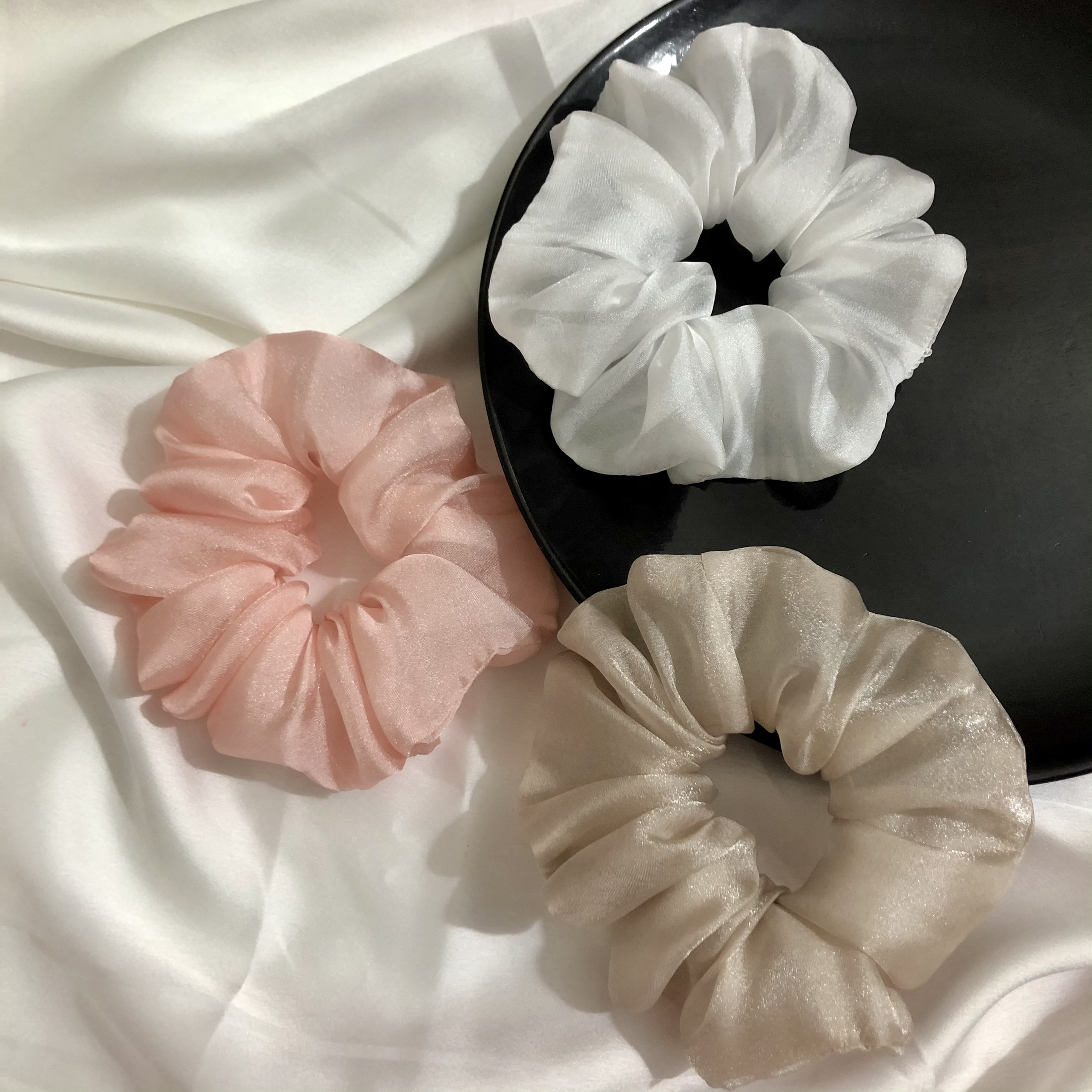 Scrunchies dây buộc tóc, cột tóc lụa ngọc trai cao cấp