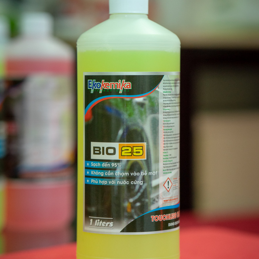 Dung Dịch Rửa Xe Không Chạm Ekokemika BIO 25 - 1L