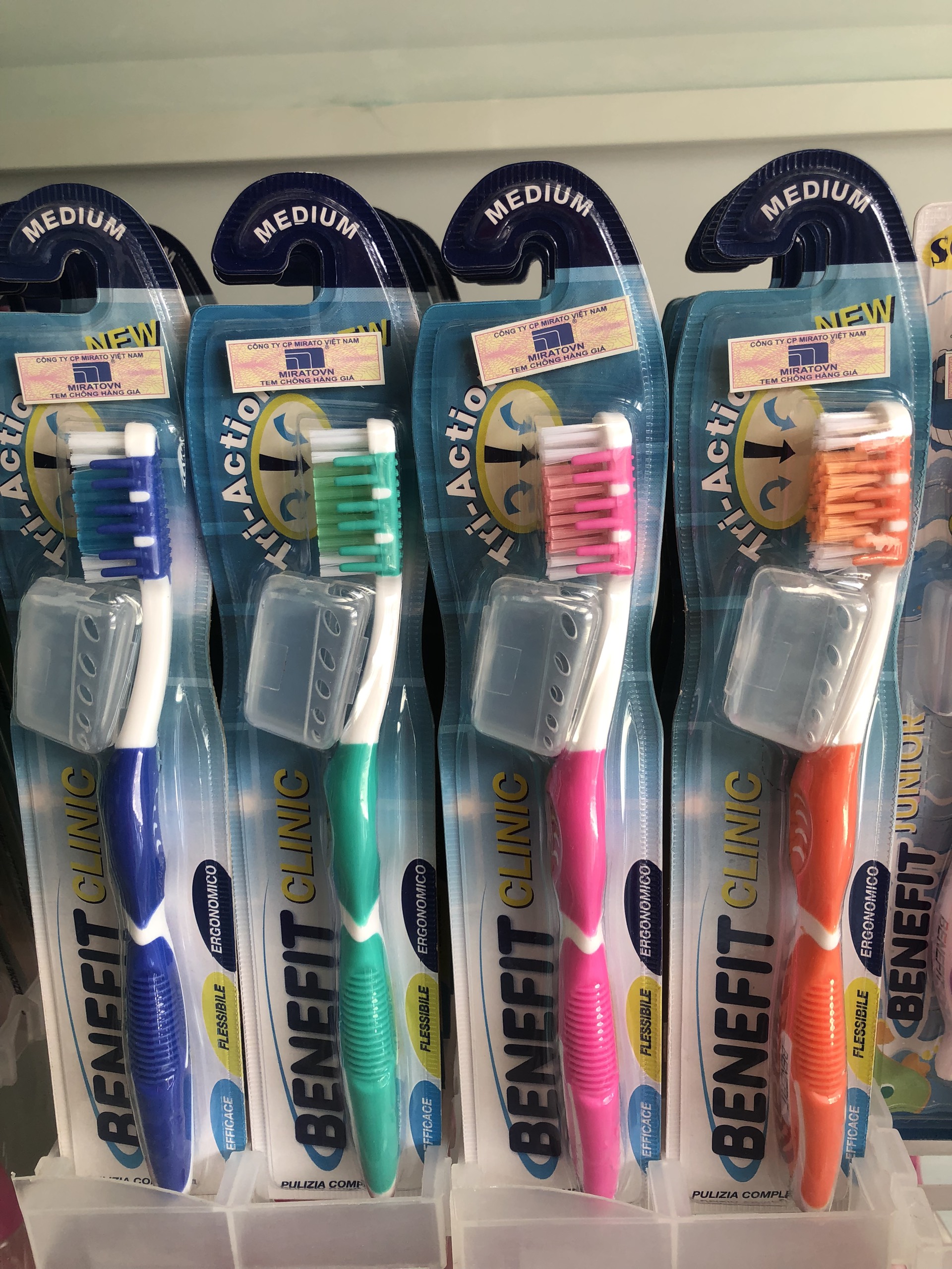 Bàn chải đánh răng Benefit nhập khẩu italia