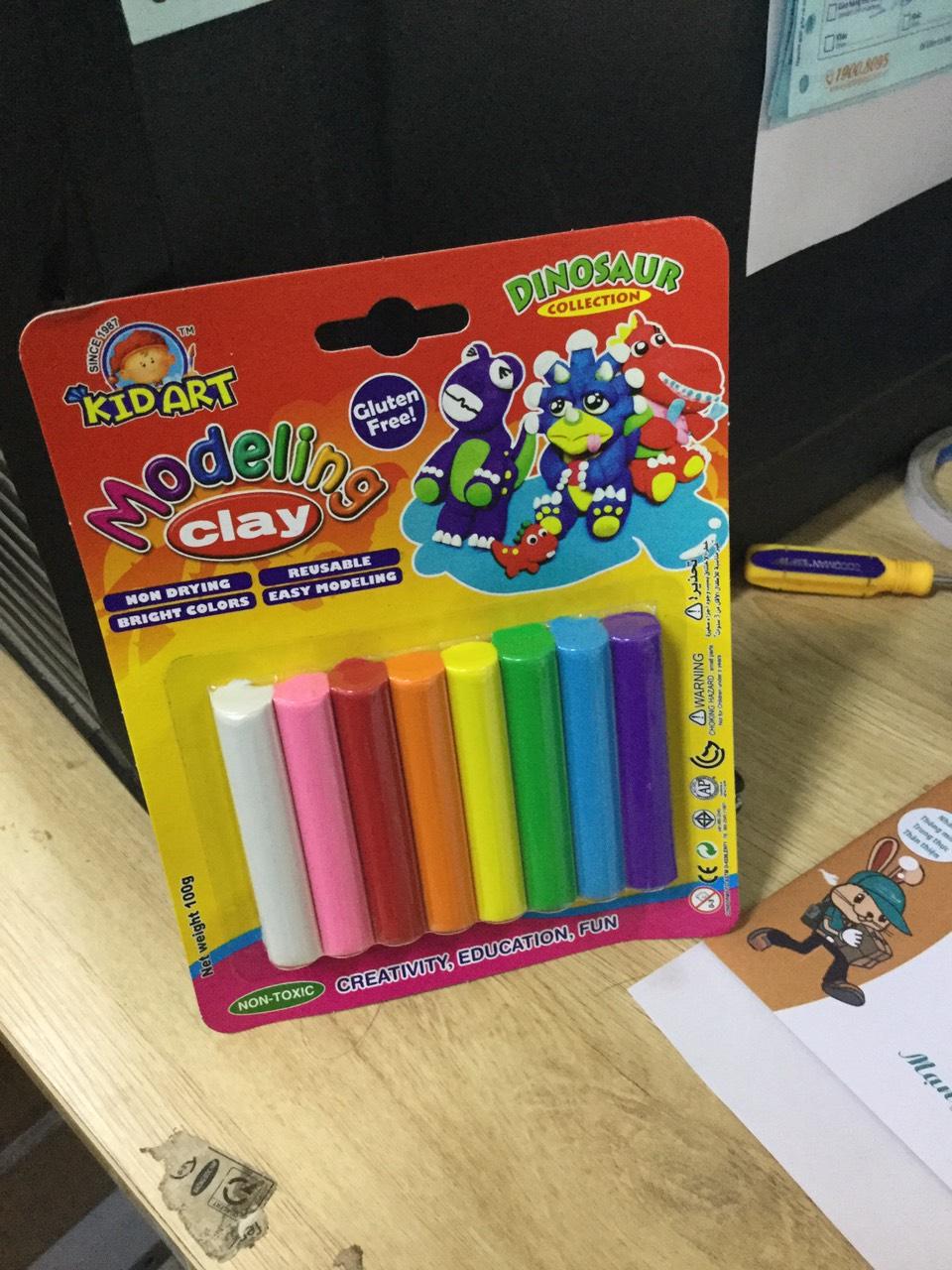 Đất nặn 8 màu Kidart