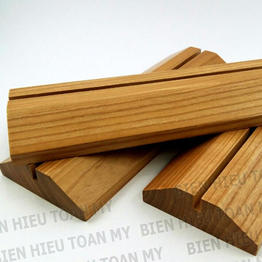 Kệ mica A4 để bàn Đế Gỗ bóng đẹp