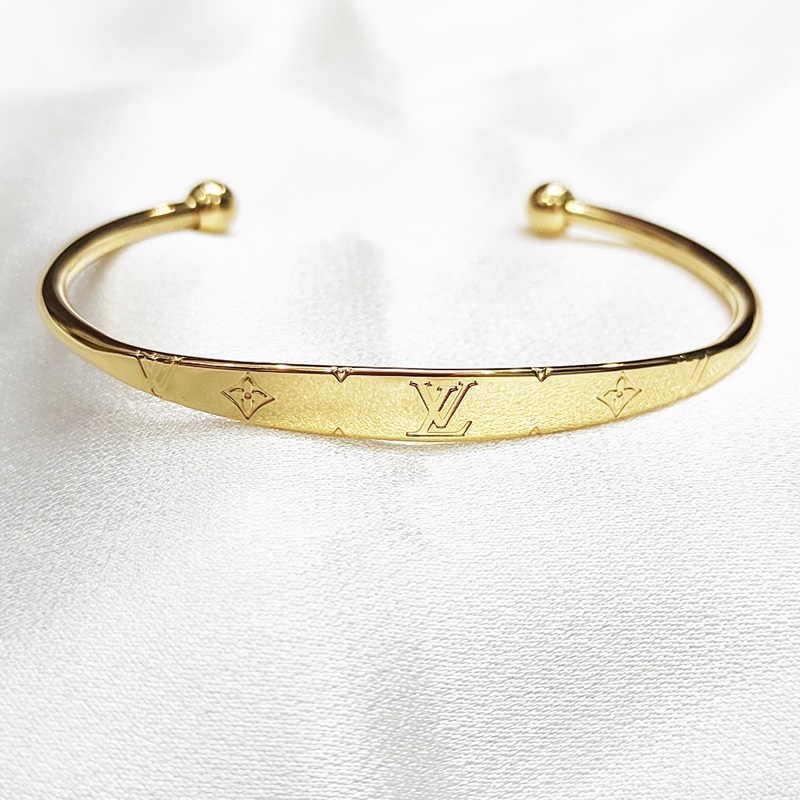 Vòng Tay Cuff Titan Ko Đen TT 3765