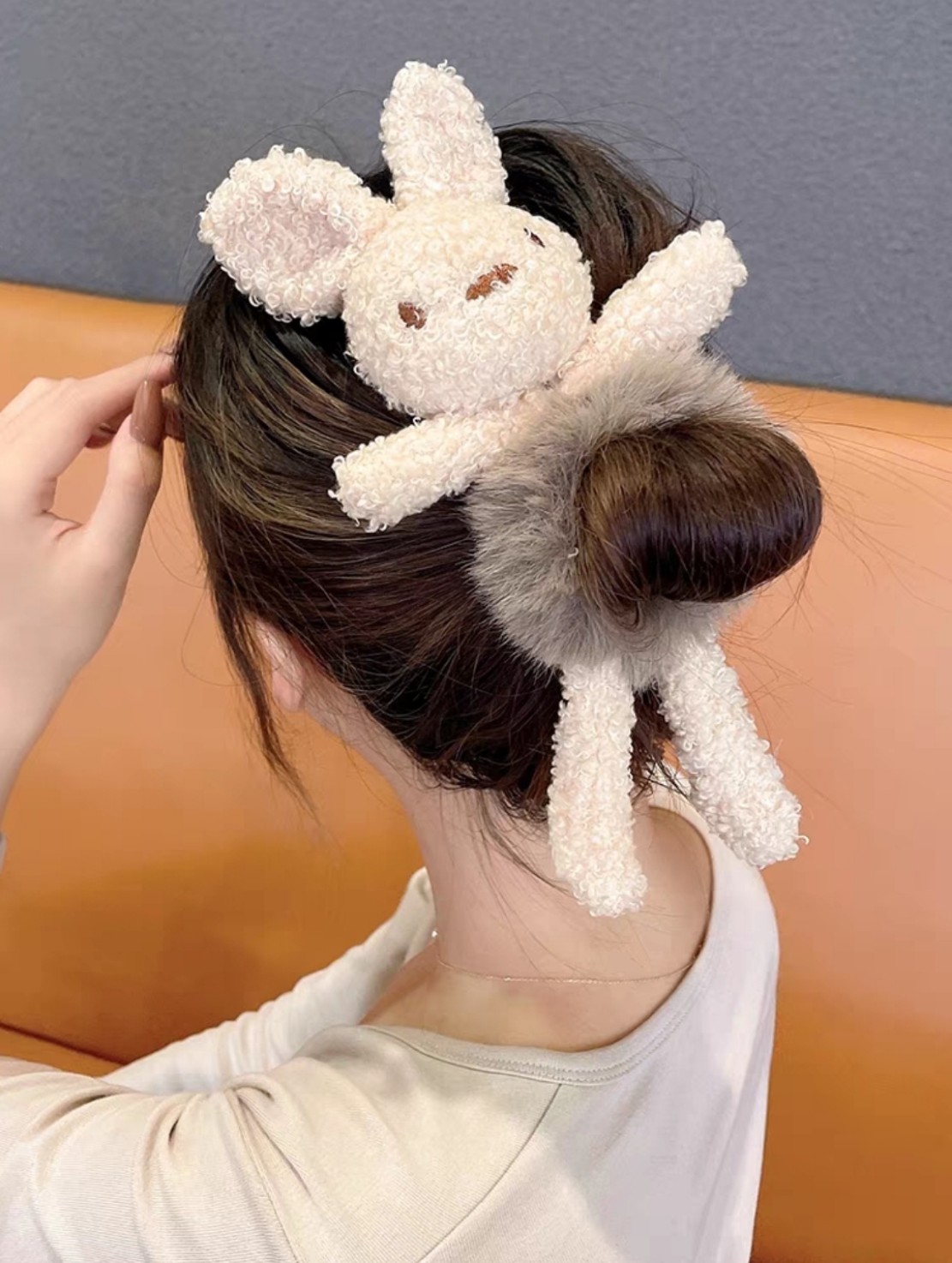 cột tóc lông mịn hình thỏ