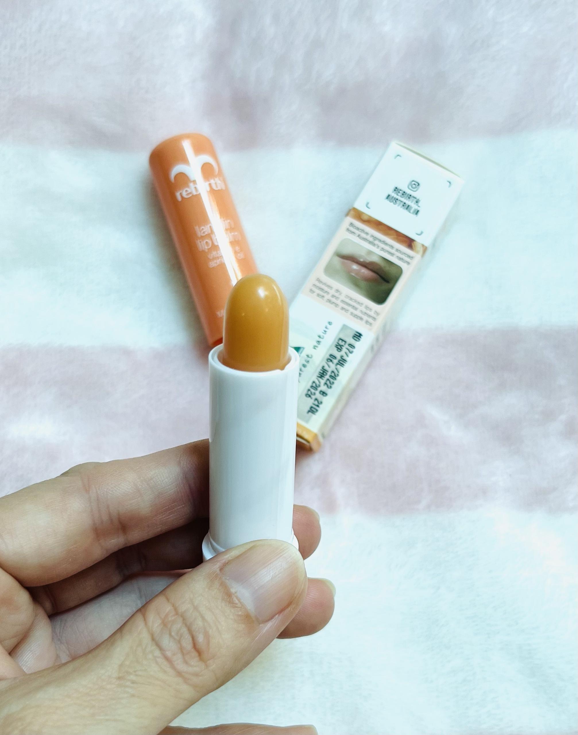 [HCM] ( Mẫu mới) 1 cây son dưỡng môi Rebirth Úc 3.7g