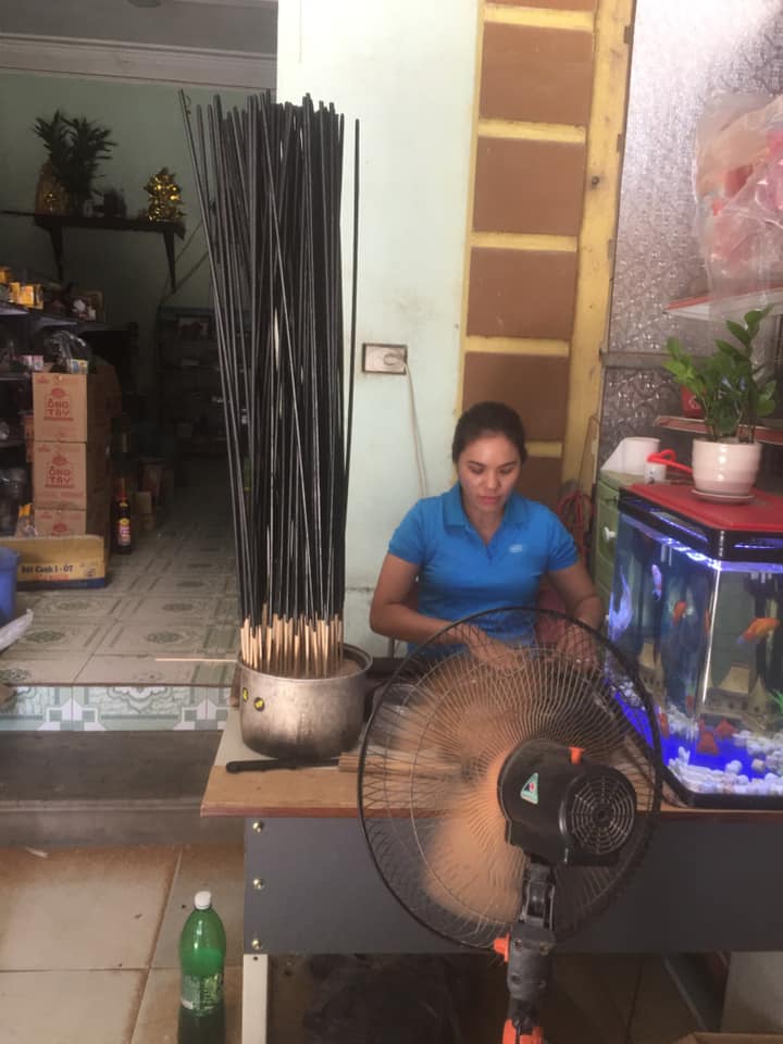 Hương đen làng chóa ( 10 nén- 100cm_ se tay )