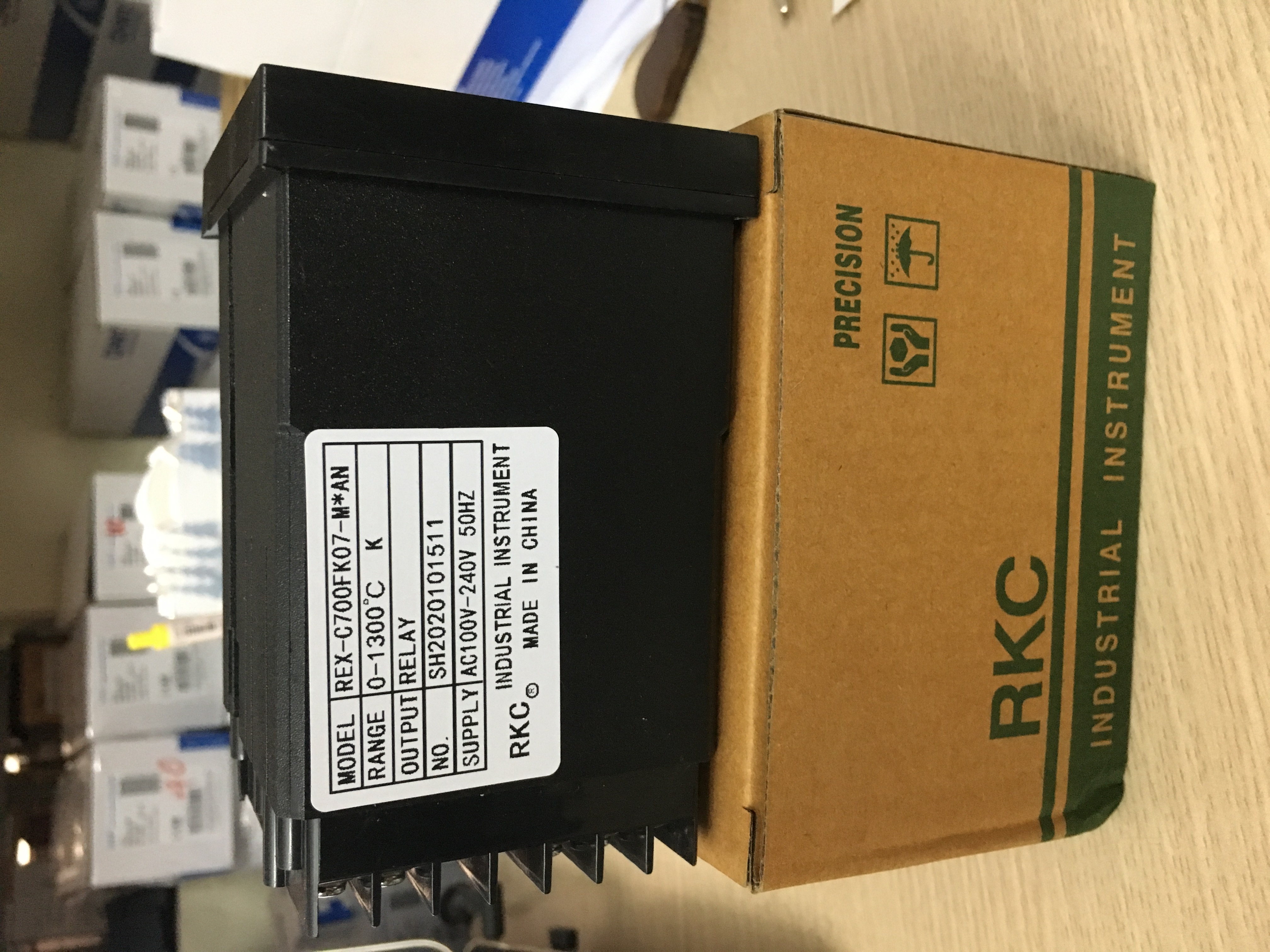 Bộ điều khiển nhiệt RKC REX-C700