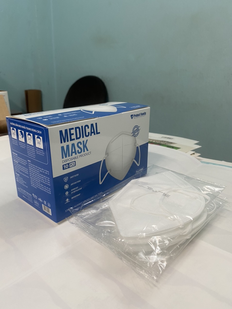 [HCM]Khẩu Trang Y Tế Màu Trắng 5 Lớp Kháng Khuẩn Hiệu Quả Protect Family Hộp 10 cái Có Giấy Kiểm Định Của Bộ Y Tế/Medical Mask 10pcs