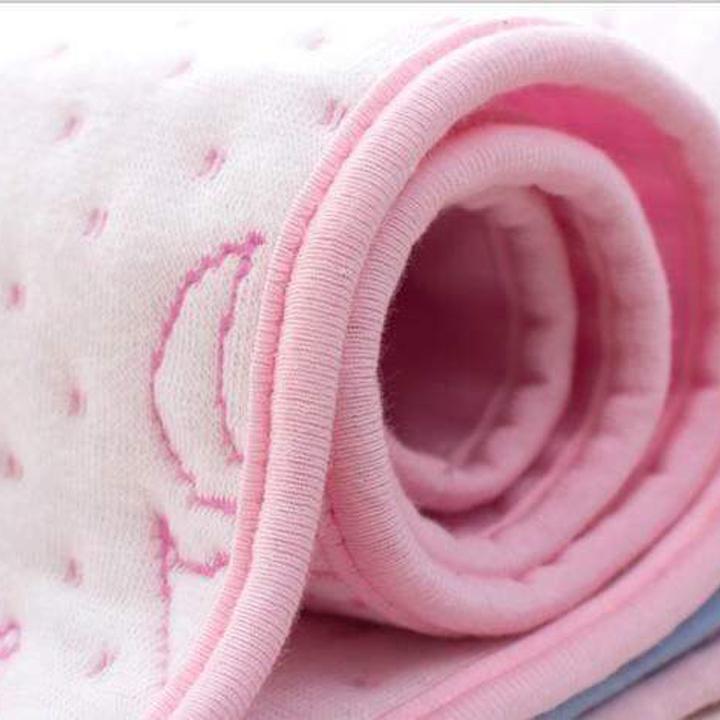 Tấm lót chống thấm 4 lớp cho bé ( Màu hồng )
