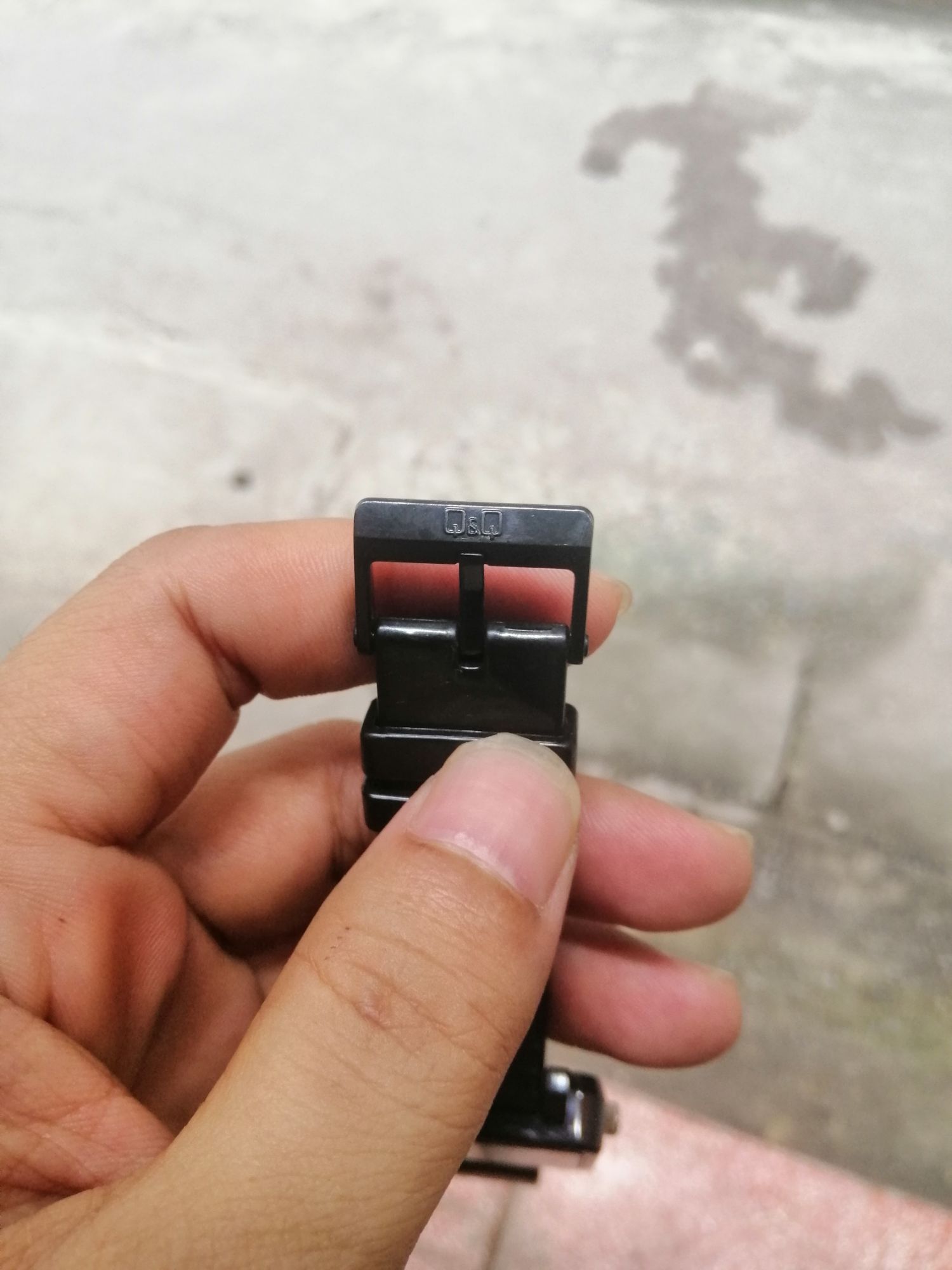 Đồng hồ nam hiệu Q&Q Nhật