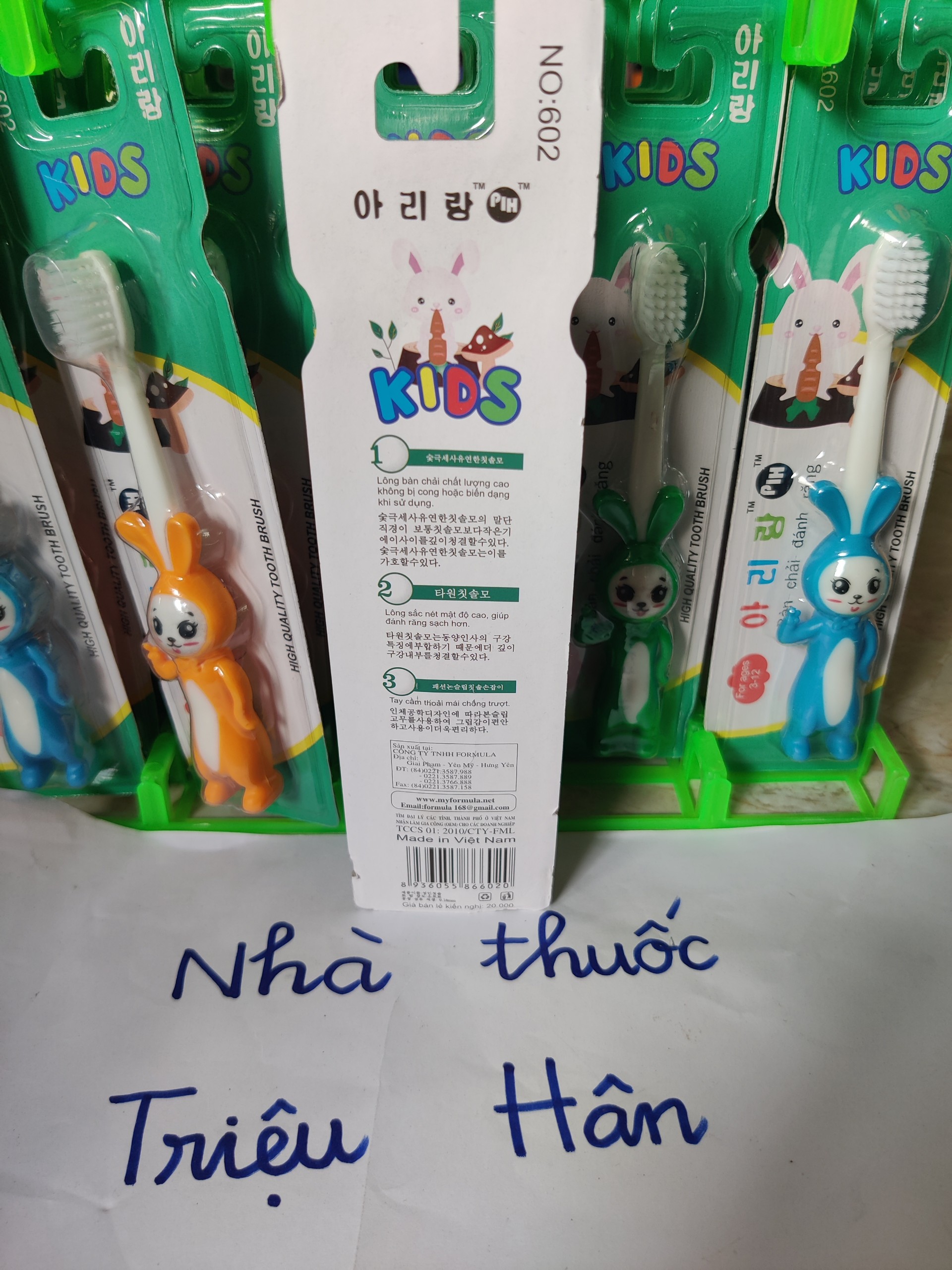 Bàn chải đánh răng trẻ em hình thú