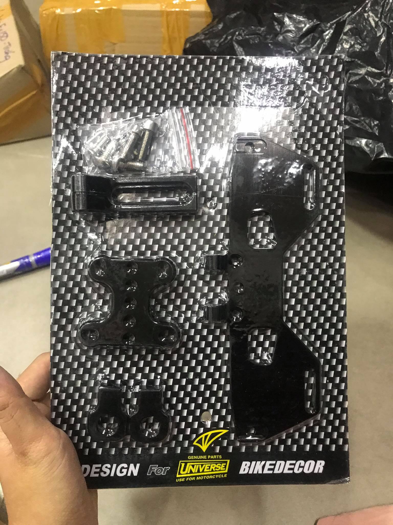 Pát biển số gấp của R15V3.