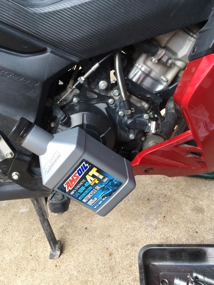 [HCM]NHỚT AMSOIL 10W40  4T PERFORMANCE 1.1 L - DÀNH CHO XE SỐ ( 946ML +150ML)