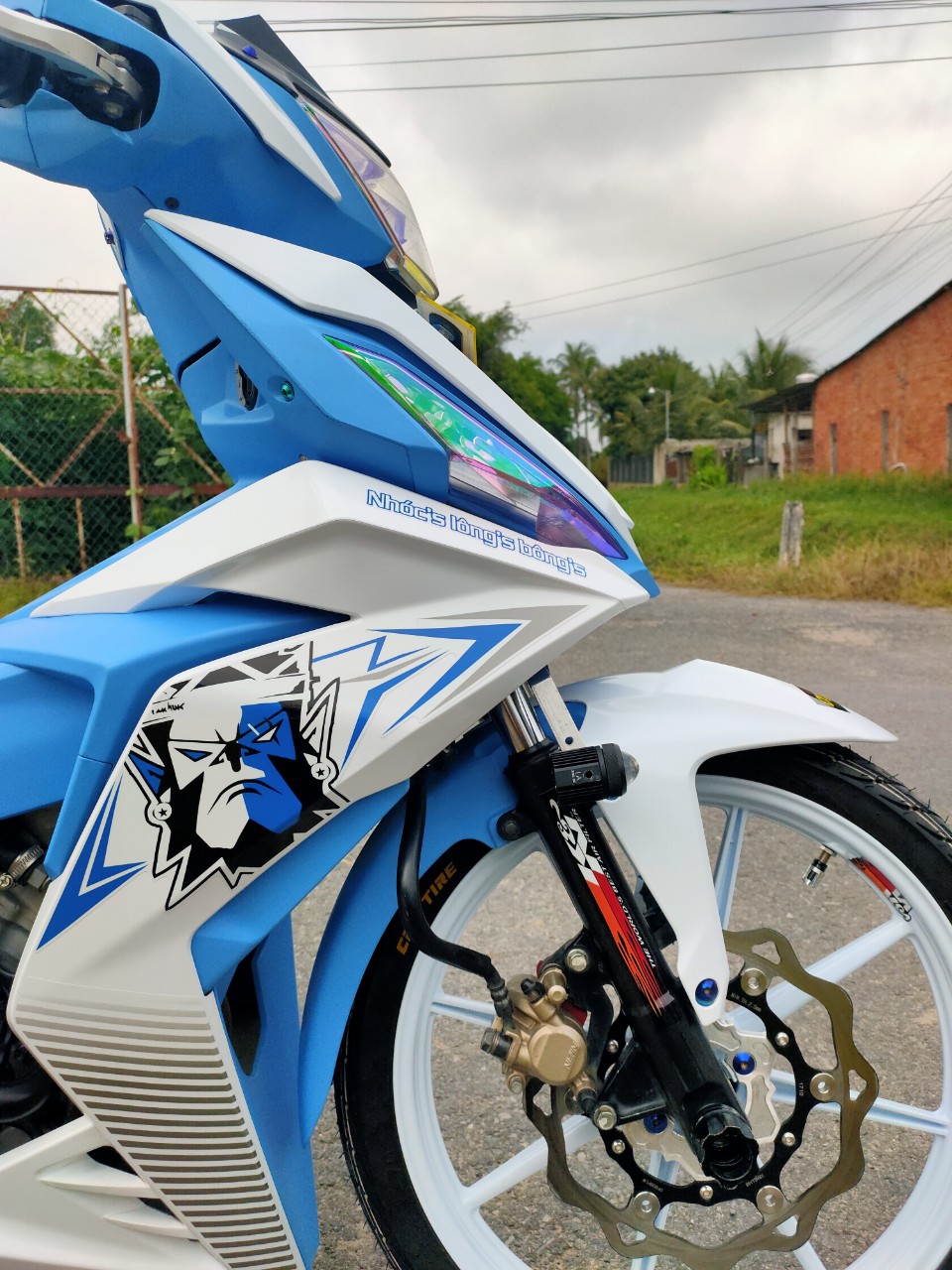 Tem Winner King Drag Xanh Gp cho xe trắng - Tặng Logo