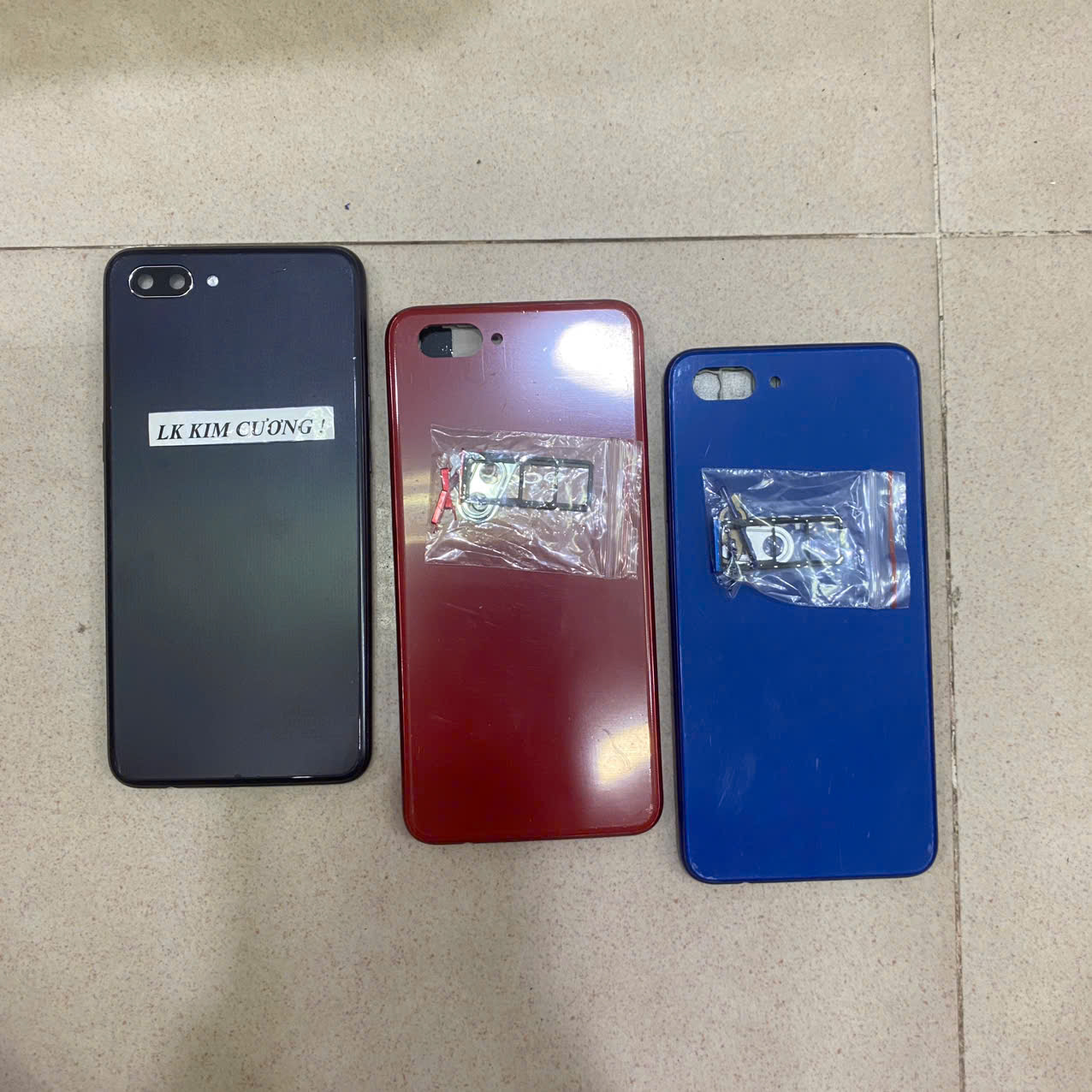 Bộ vỏ oppo a3s 16g (chọc sim trên)