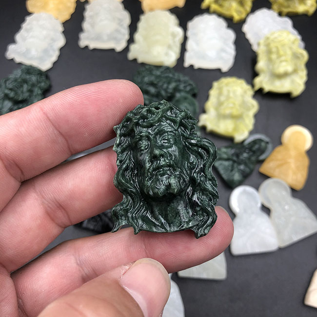 Mặt dây Chúa Giesu mão gai đá xanh Serpentine CP604