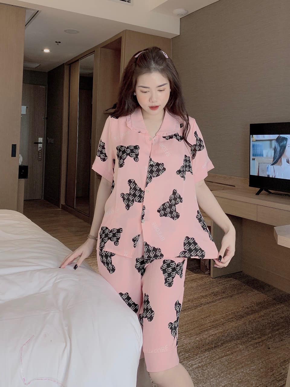 Đồ Pijama Lửng Cổ Bèo Chất Lụa Mango