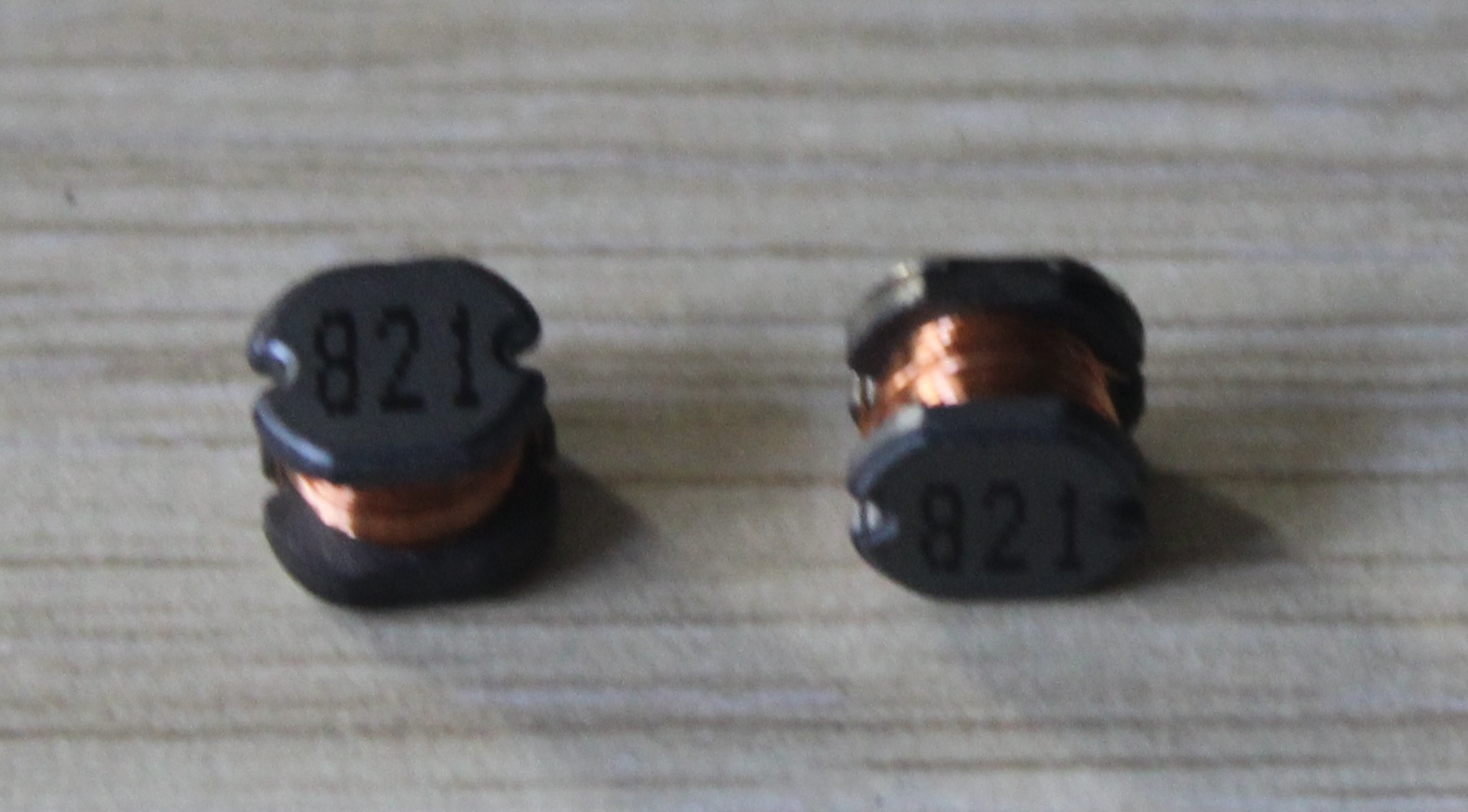 Cuộn dây cảm dán 821( 820uH) - TRỌN BỘ 10 CON