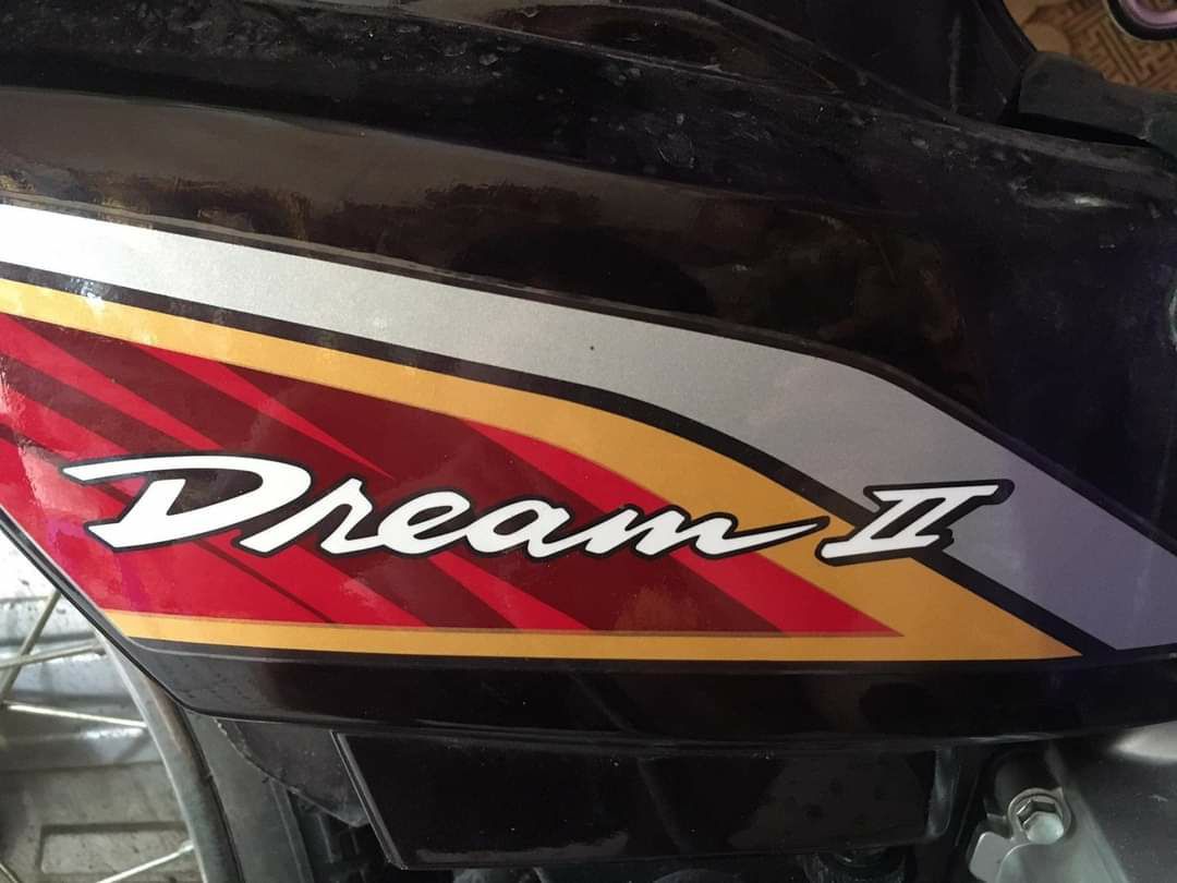 Tem lửa đế vàng xe Dream Thái