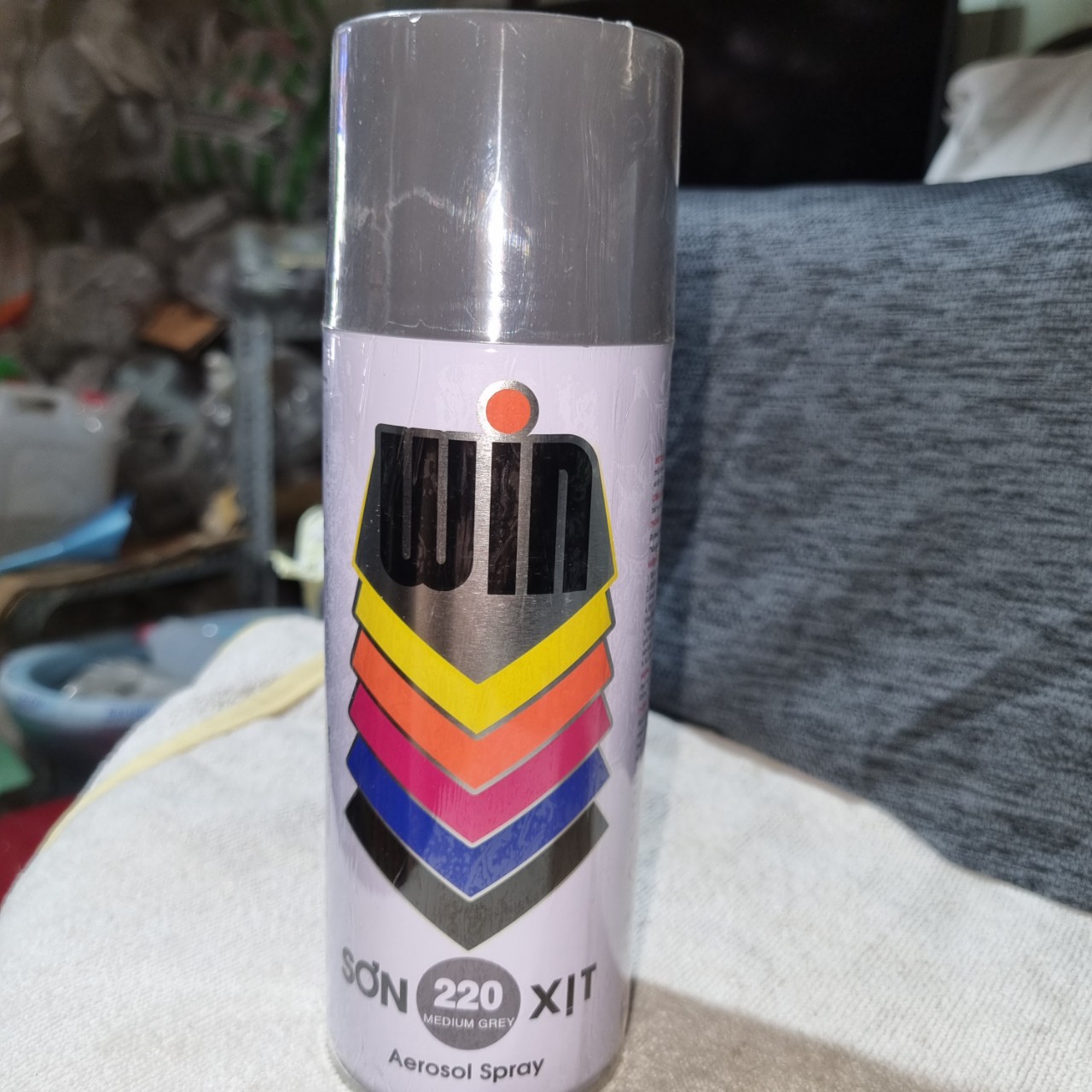 Sơn xịt màu xám tro A220 WIN ( 400 ml )