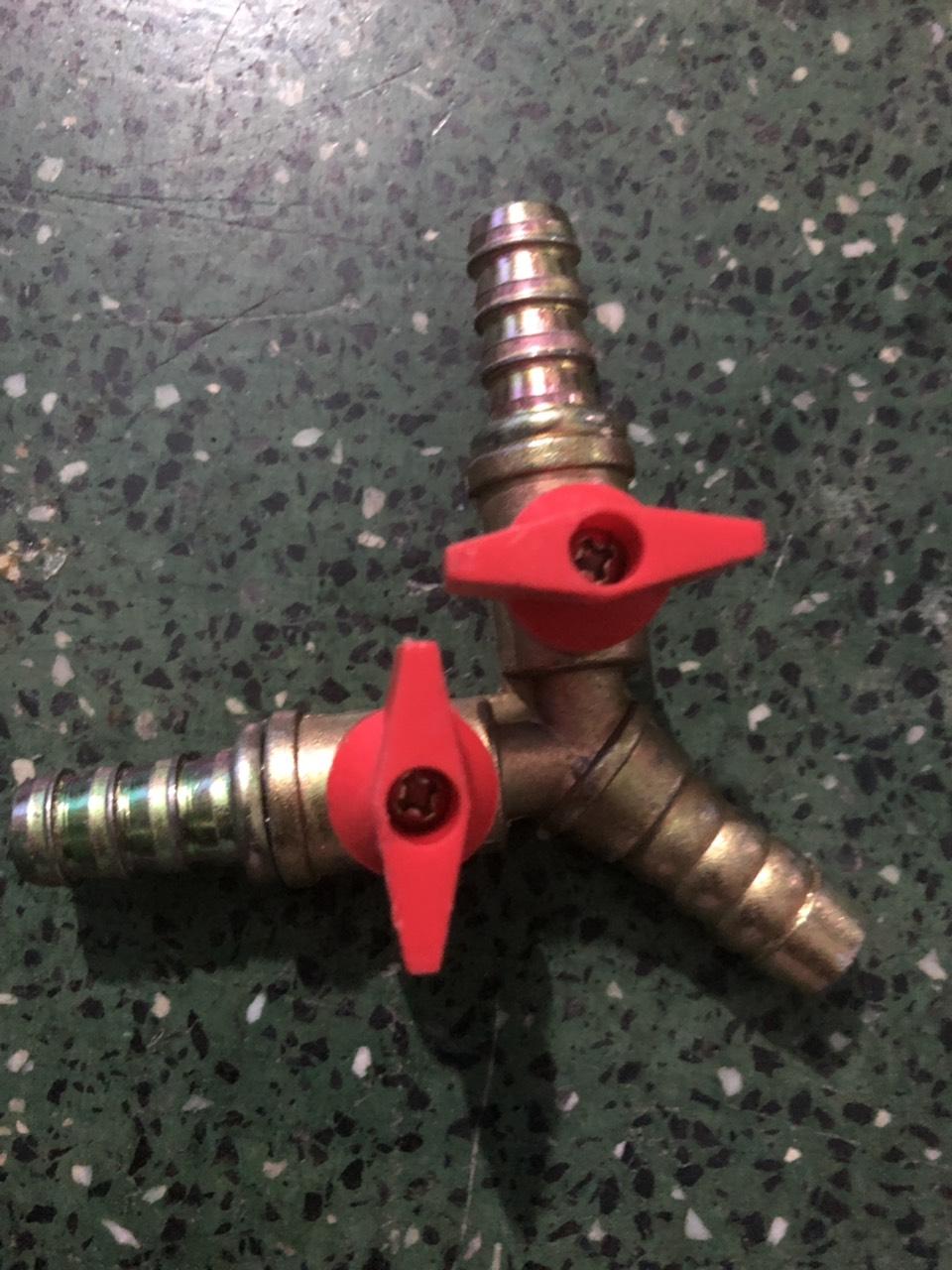 Chia gas chữ y có khóa