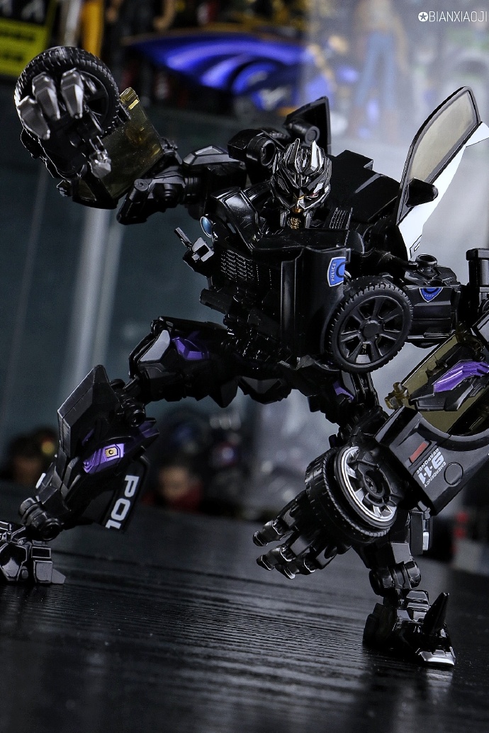 Mô hình [có sẵn] Transformers Decepticon LS02 BMB Barricade