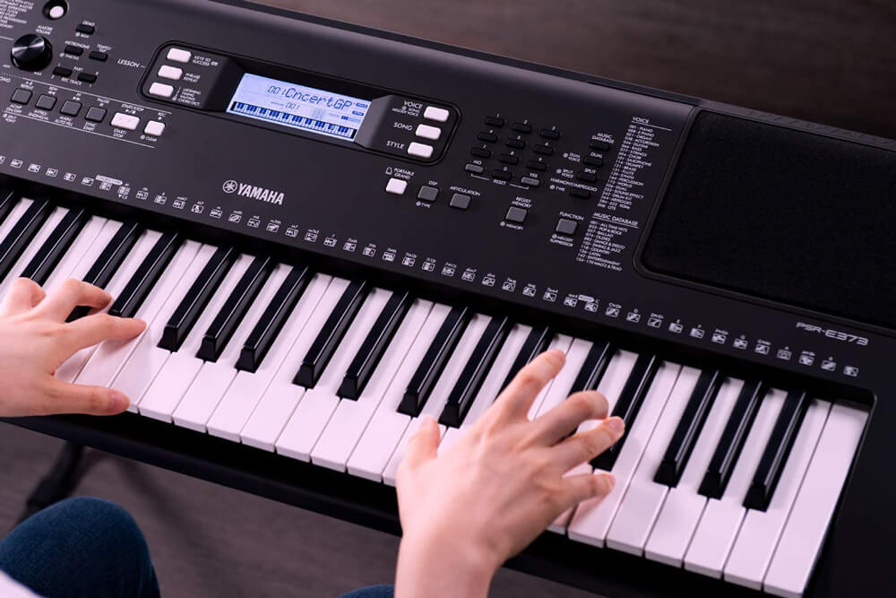 Đàn Organ Yamaha PSR-E373