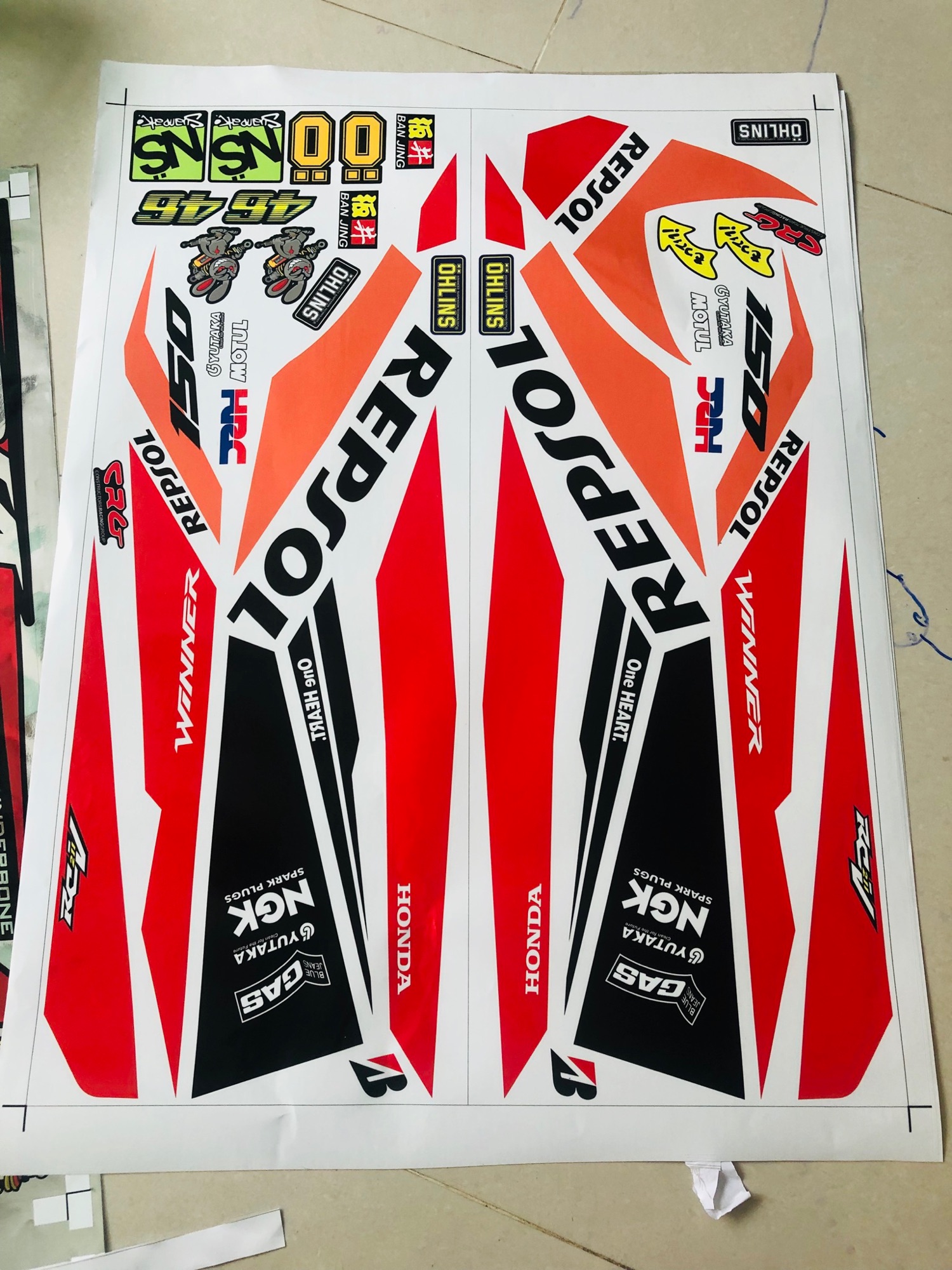 Tem rời Winner Repsol dán xe trắng  bong tróc