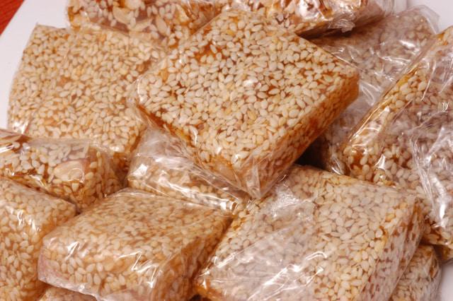 [HCM]COMBO 5 BỊCH KẸO MÈ XỬNG HUẾ 200g