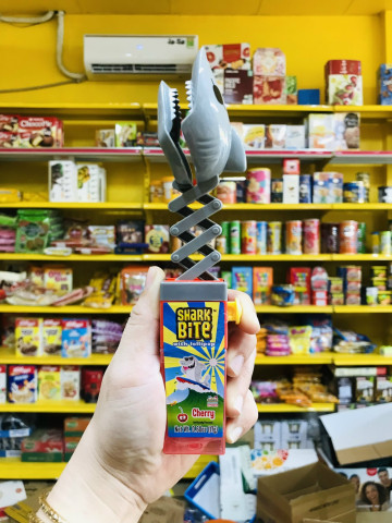 [SHARK BITE] Kẹo Đồ Chơi Cá Mập SHARK BITE Dành Cho Các Bé (Giao Mẫu Ngẫu Nhiên)