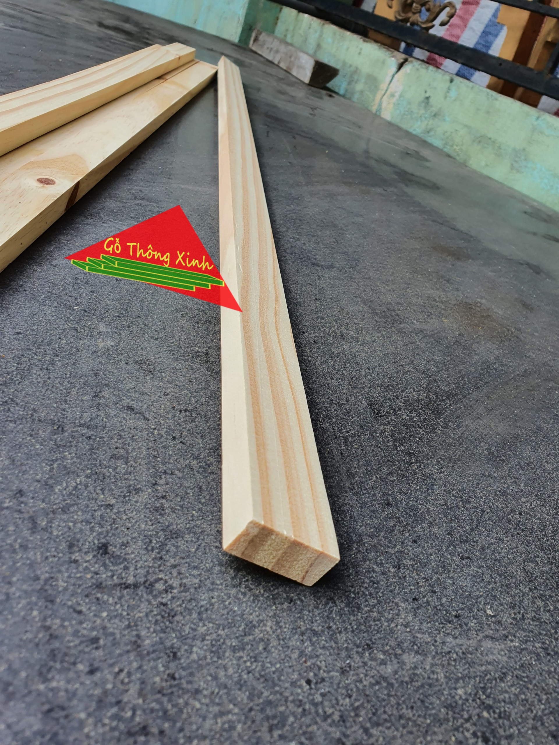Thanh gỗ thông dài 1m, rộng 4cm, dày 1.5cm bào láng 4 mặt đẹp dùng làm khung sườn, trang trí, đóng vật dụng