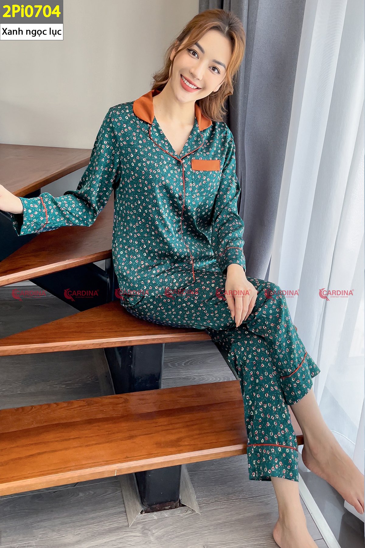 mã 2PI07 - Bộ pijama lụa dài tay phối cổ Cardina