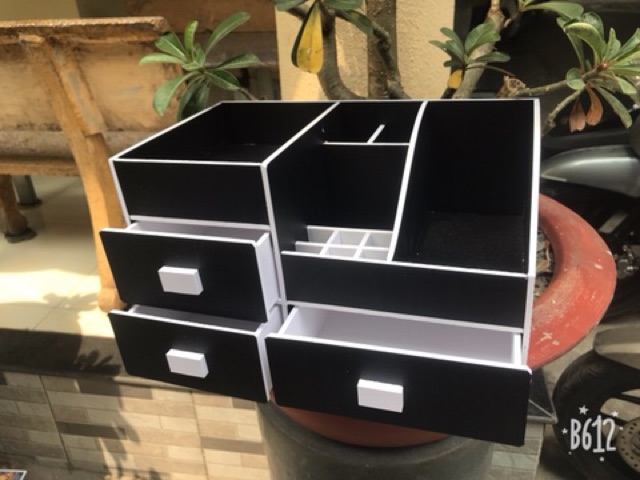 Kệ Đựng Mỹ Phẩm Màu Đen (size đại 35cm)